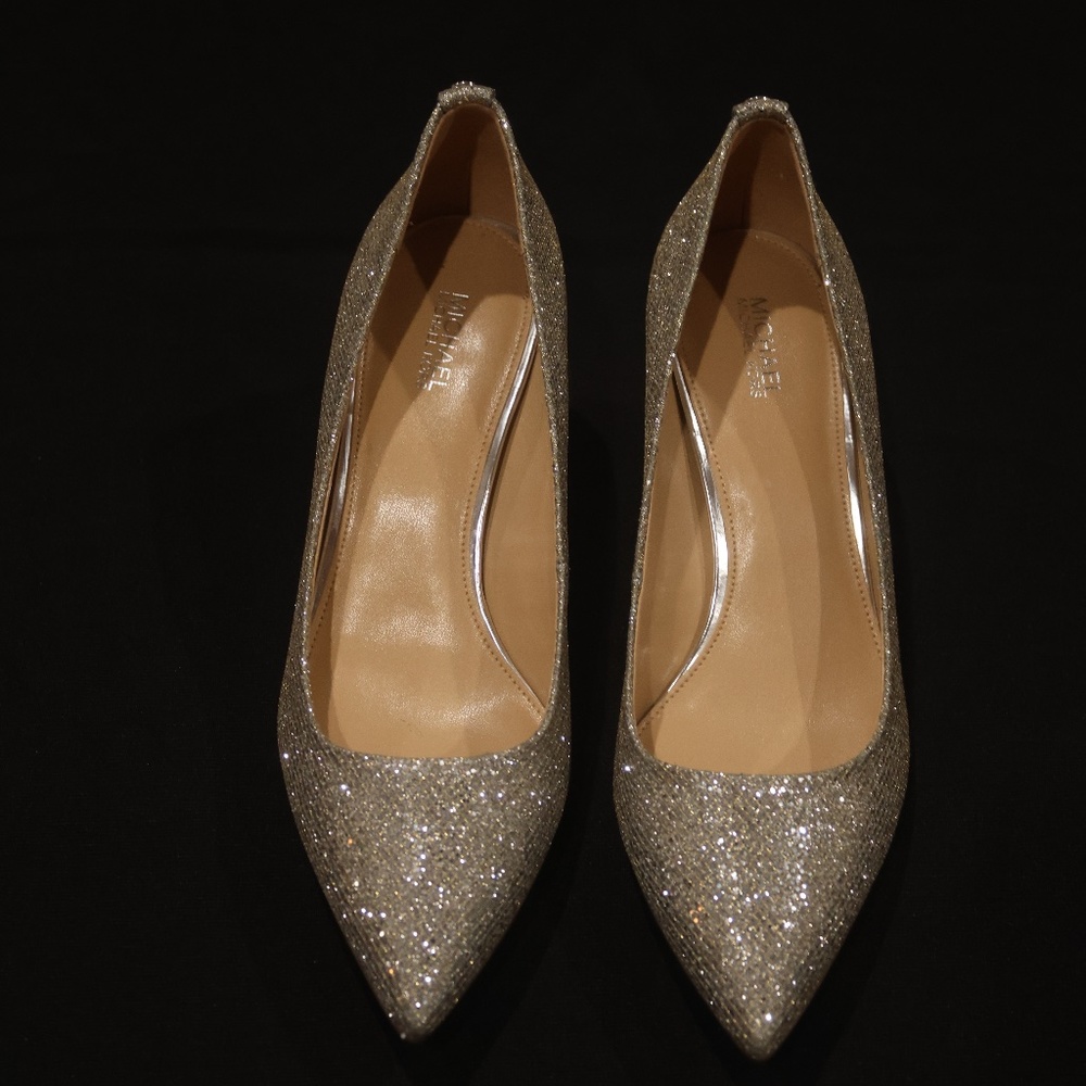 Michael Kors Silver Glitter pumps